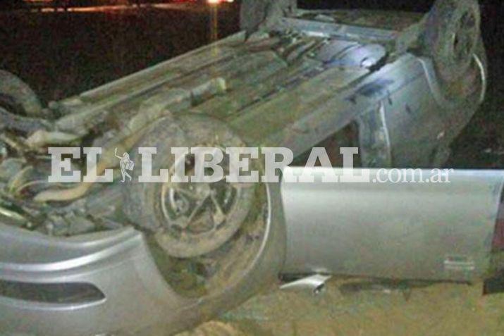 El vuelco ocurrió mientras el vehículo circulaba por el barrio Belgrano