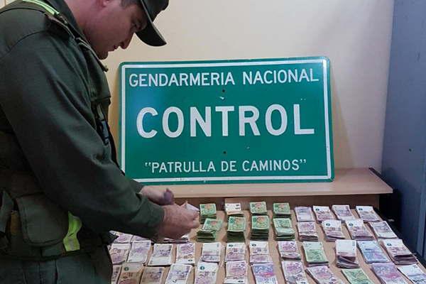 Secuestran 650650 a joven de tour que uniacutea Jujuy y Buenos Aires