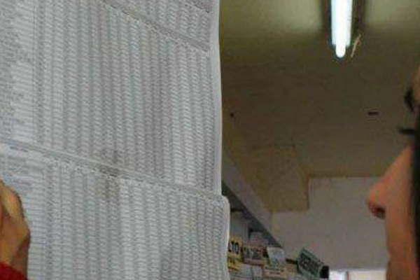 Citan a docentes que iniciaron traacutemites