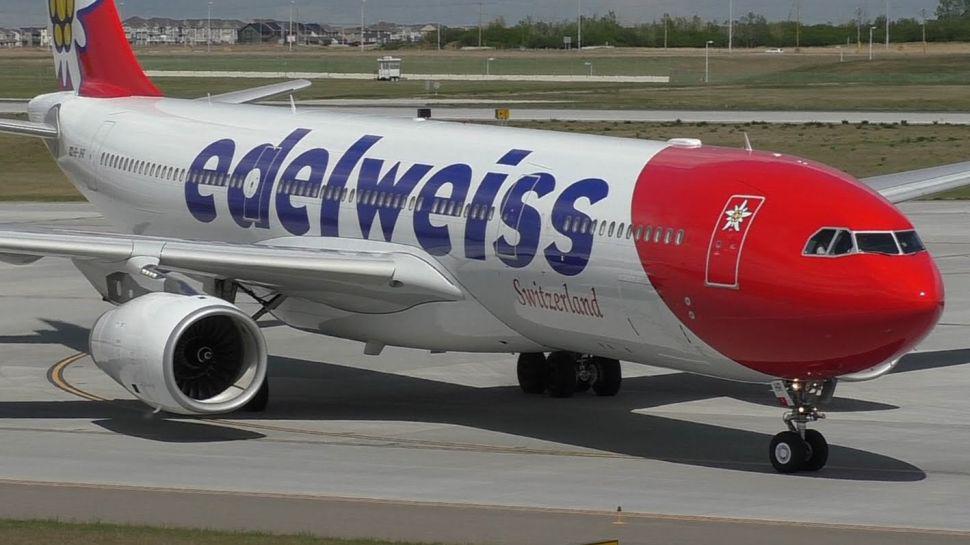 El Gobierno autorizoacute a la aeroliacutenea suiza Edelweiss a volar