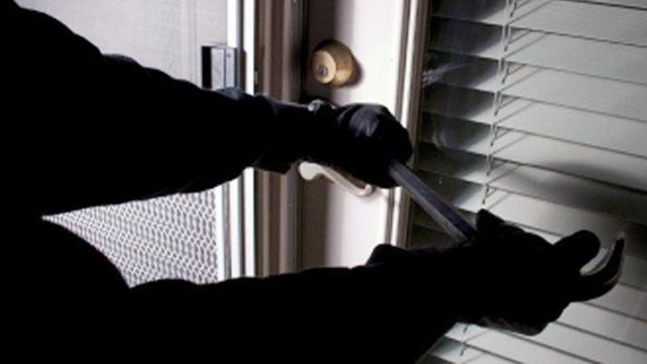 Le sustrajeron 23 mil tras pedir un creacutedito personal