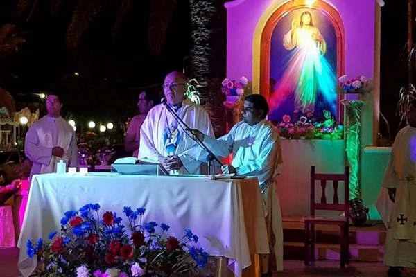 El obispo Chaacutevez inauguroacute el templete de Jesuacutes de la Divina Misericordia