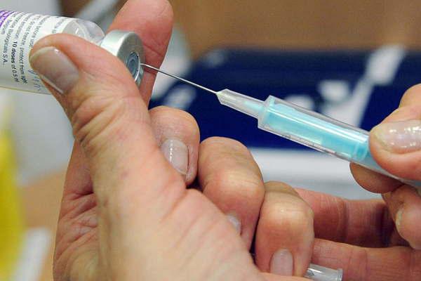 Instan a la comunidad local a vacunarse contra el neumococo