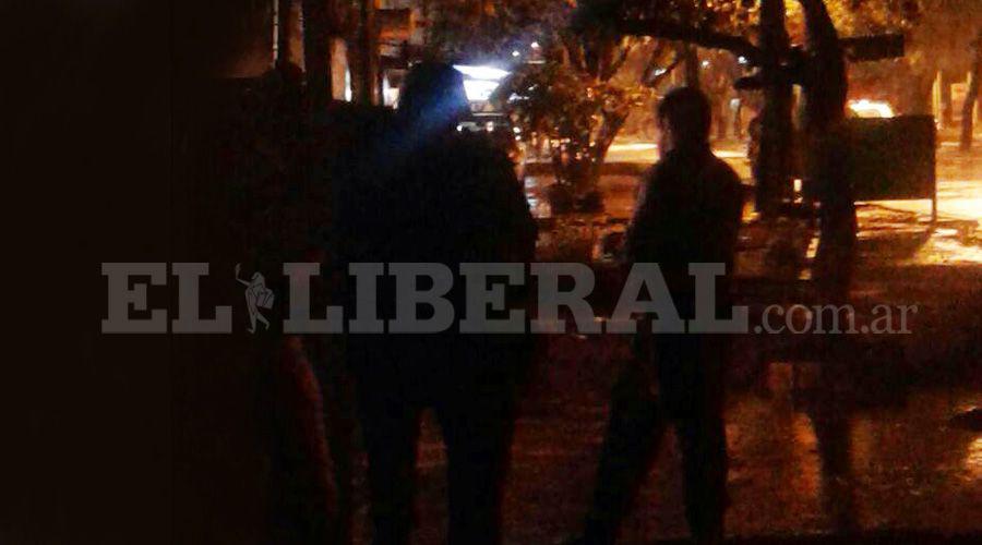 Discutioacute con su vecino lo amenazoacute con un arma y se atrincheroacute