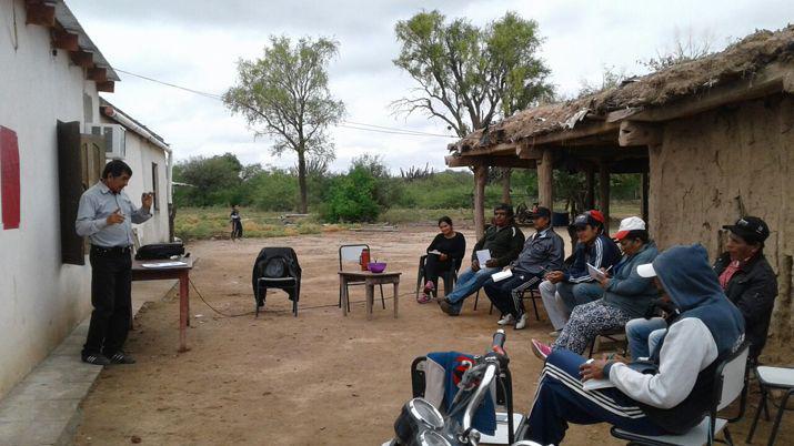 Capacitan a productores en mano de colmenas para produccioacuten apiacutecola