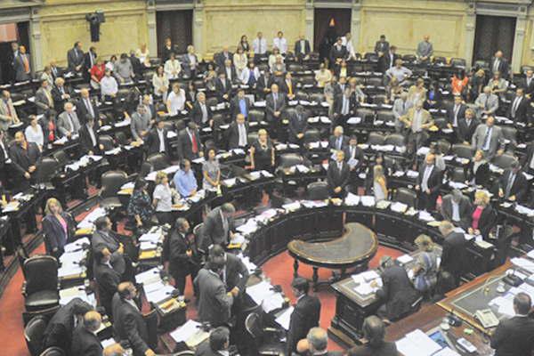 Enviacutean al Congreso un proyecto para derogar impuestos internos en las tarifas de servicios puacuteblicos