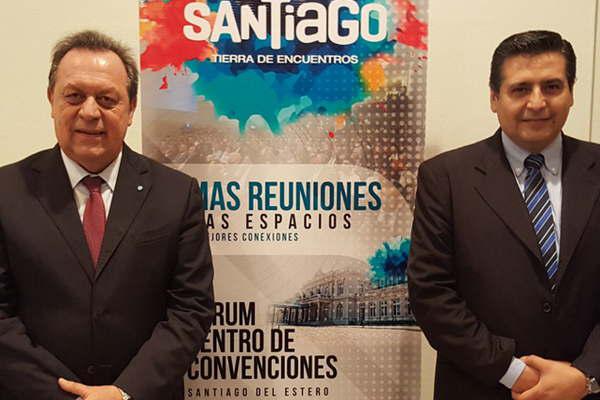 El ministro Santos estaraacute en  junio en la inauguracioacuten de la cancha de golf en Las Termas