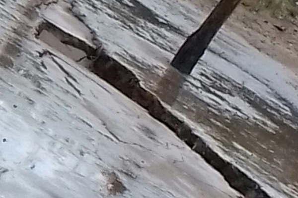 Geoacutelogos explicaron por queacute aparecen grietas en Santiago