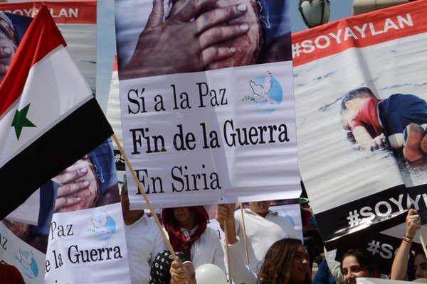 Esta tarde la comunidad santiaguentildea marcharaacute por la paz en Siria