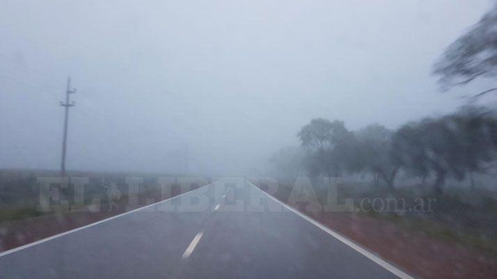 La Lluvia complica la visibilidad en la Ruta nacional 64