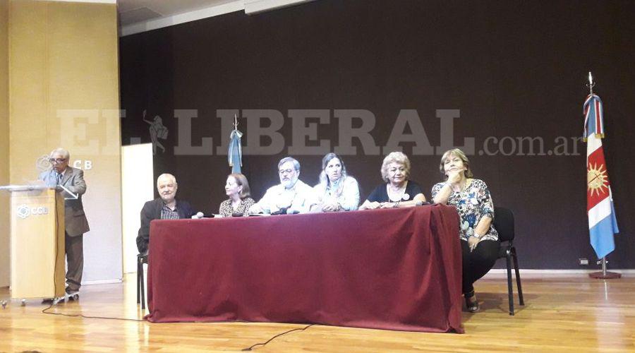 Santiago contaraacute con 50 autores en la Feria del Libro