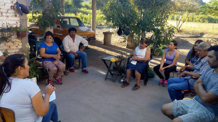 Teacutecnicos visitaron a productores para planificar campantildea sanitaria