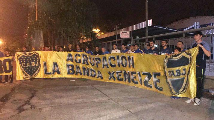 Maacutes de 60 santiaguentildeos viajaron para ver jugar a Boca