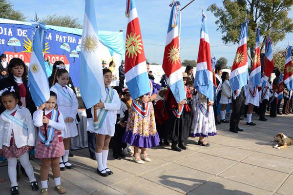 Colonia Dora haraacute una fiesta de vigilia por el Diacutea de la Autonomiacutea Provincial