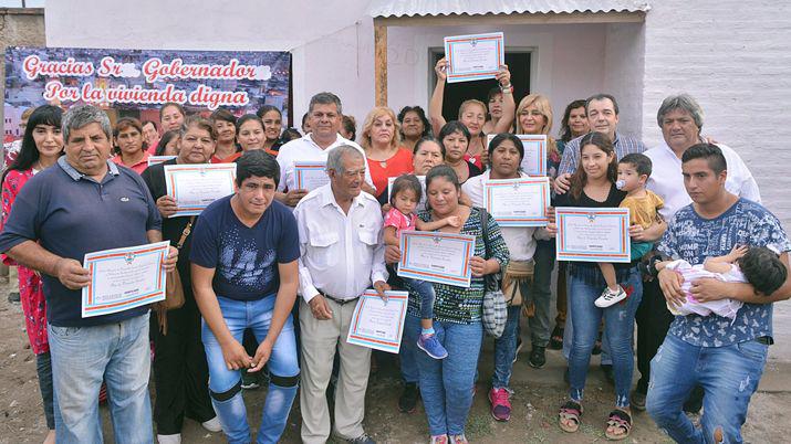 Entregan viviendas sociales en La Banda
