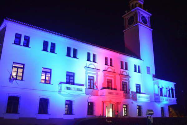 La Casa de Gobierno con los colores del Pabelloacuten provincial