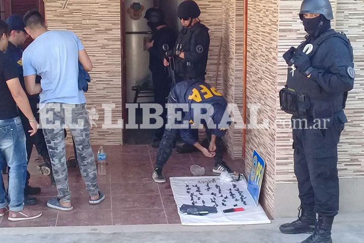 El despliegue de la Policía Federal Argentina sorprendió a los vecinos del barrio Huaico Hondo