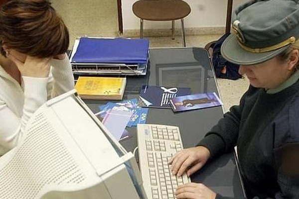 Difunden direcciones y teleacutefonos para denunciar violencia de geacutenero