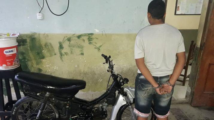 Adolescente detenido por correr picadas a bordo de una moto robada