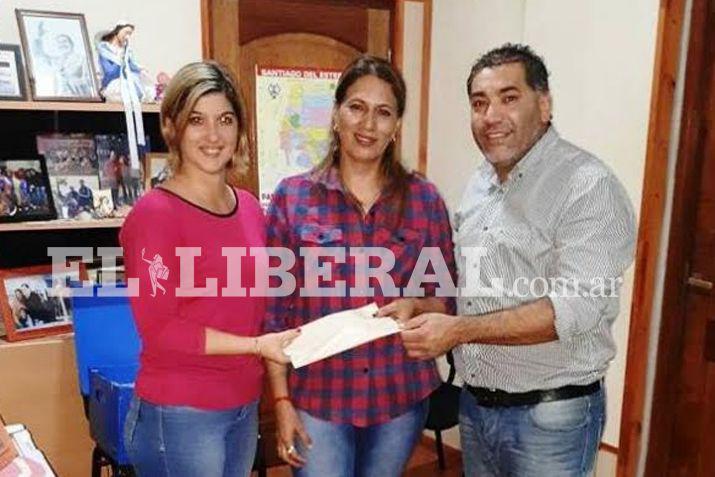 Con gran expectativa los alumnos primarios esperan viajar a conocer distintos lugares de la provincia