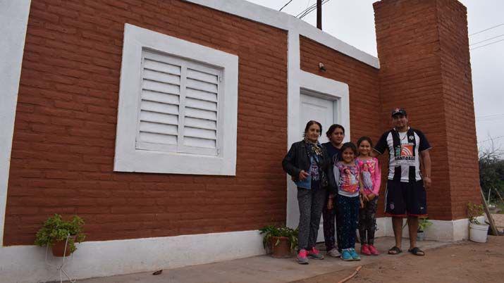 Entregaron viviendas sociales en la ciudad Capital