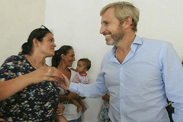 El Gobierno tiene maacutes 55 mil millones de doacutelares de reserva 