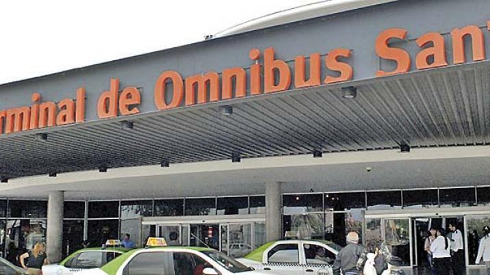 Una mujer sufrioacute un infarto y murioacute en la Terminal