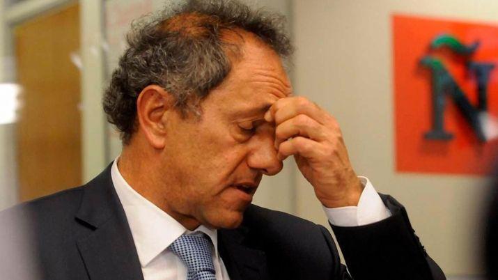 Fiscal pidioacute que se le prohiacuteba a Scioli salir del paiacutes