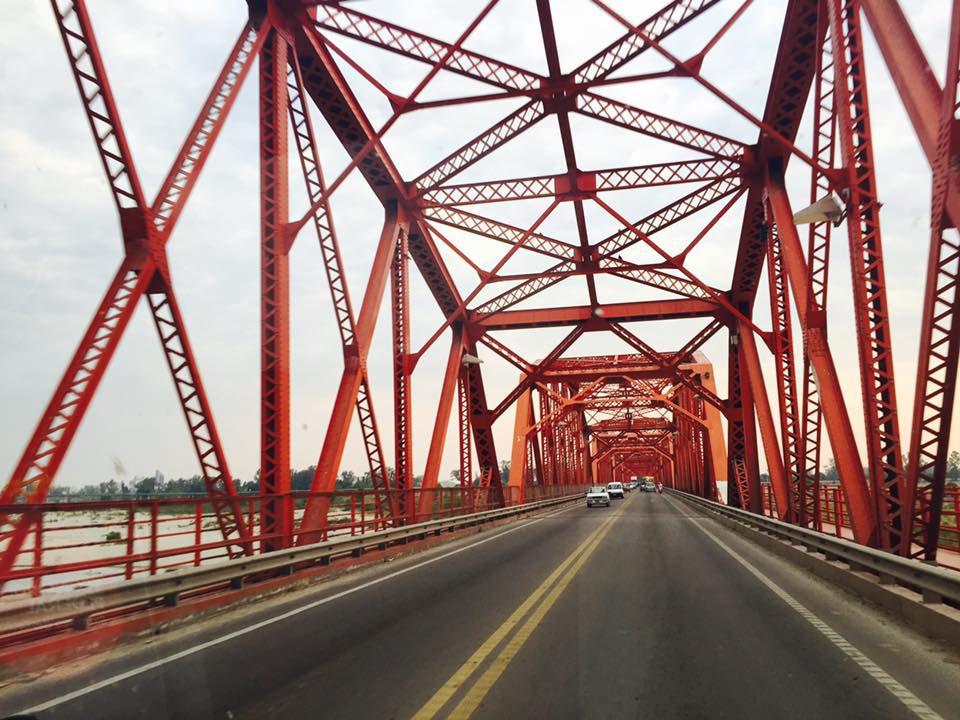 Turistas cordobeses destacaron el gesto de un policiacutea santiaguentildeo