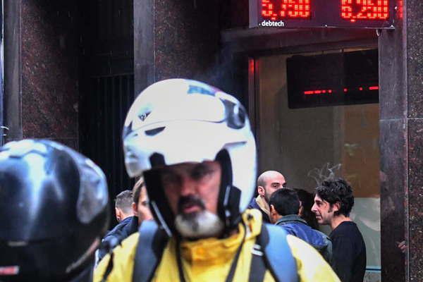 Indican que las medidas son paliativos pero con costos para la economiacutea 