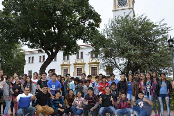 Alumnos de Mataraacute visitaron la capital
