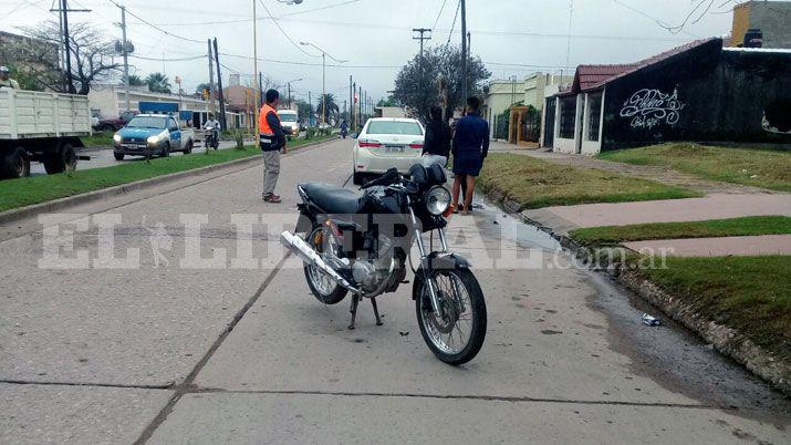 Un motociclista resultoacute herido tras chocar en Antildeatuya