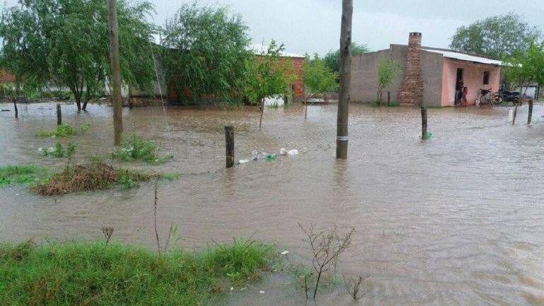 Entre Riacuteos- un muerto y maacutes de 1000 evacuados tras fuerte temporal