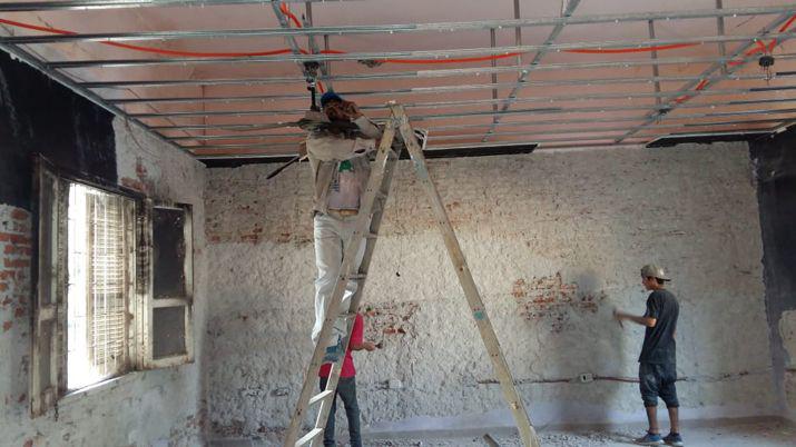 Beltraacuten- con esfuerzo reconstruyen el colegio incendiado por vaacutendalos