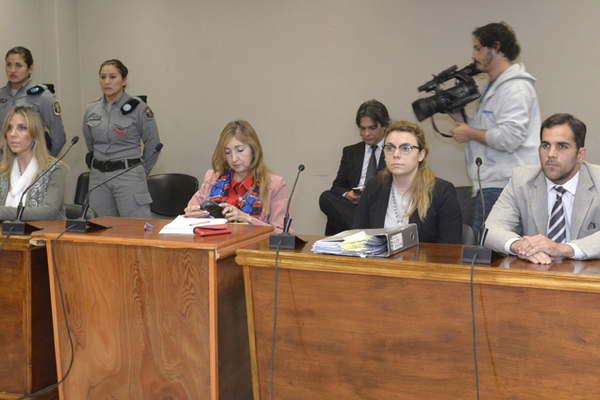 La defensa de Celsa Saacutendez busca revertir la prisioacuten perpetua por el crimen de sus hijas