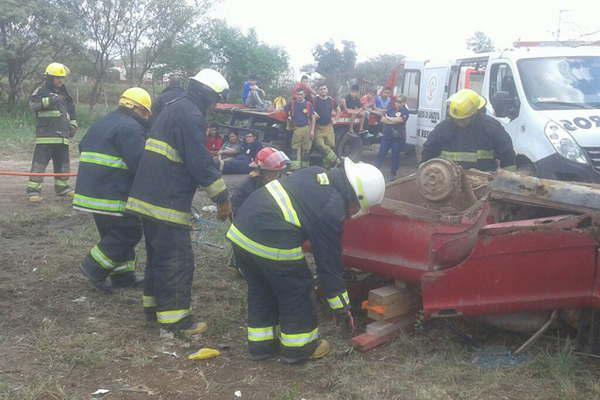 Bomberos de toda la provincia recibieron capacitacioacuten en Antildeatuya
