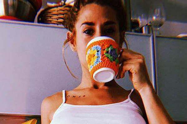 Jimena Baroacuten se volvioacute  a cruzar con un seguidor 