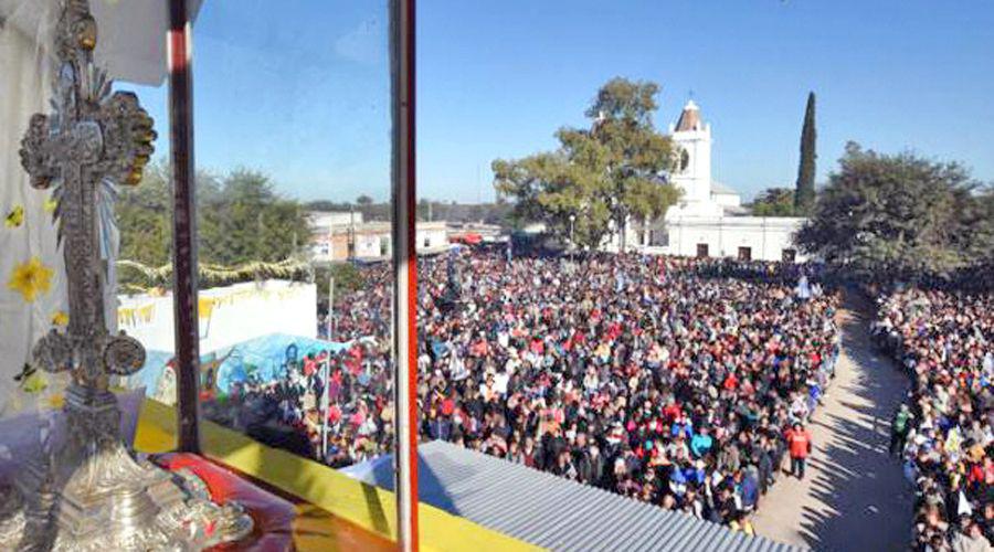 La feligresiacutea ya vive con  fervor la maacutexima fiesta  de la fe de la provincia
