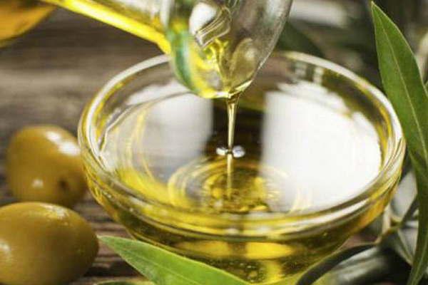 Anmat prohibioacute la venta de un aceite de oliva  y de una crema untable 
