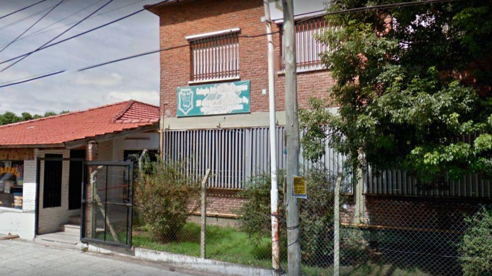 Una adolescente apuntildealoacute a su compantildeero en el colegio por tirarle una tiza