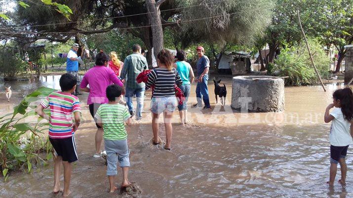 Tintina- m�s de 100 familias afectadas por la torrencial lluvia