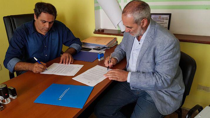 Firma de convenio de cooperacioacuten con la Comisioacuten Municipal de Colonia El Simbolar