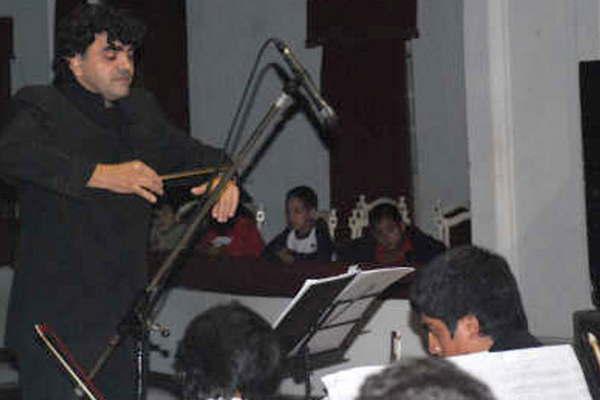 La Orquesta Ensamble Santiago Liacuterica brindaraacute un concierto en la Catedral 