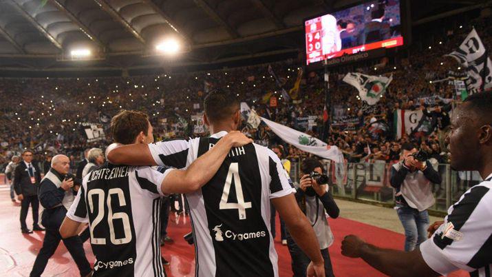 Juventus arrasoacute con el Milan y se quedoacute con la Copa Italia