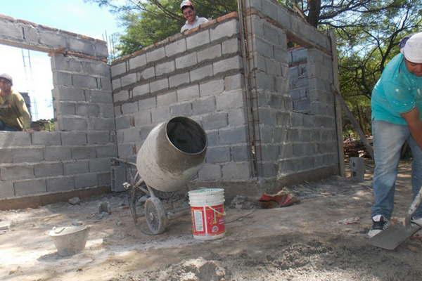 En Cantildeada Escobar la provincia entregaraacute 27 viviendas sociales