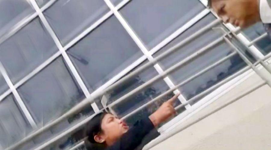 Detienen a la pareja del ex juez Moreno por un escaacutendalo en la vereda de Tribunales