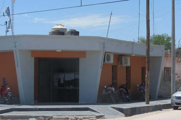 Le apuntoacute con un revoacutelver en la cabeza al vecino y por fortuna no salioacute el tiro 