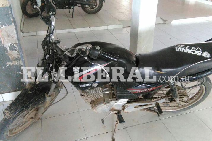 La moto de los sujetos fue secuestrada por las autoridades policiales