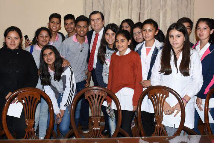 La visita al gobernador fue en el marco del programa Conociendo mi Provincia-