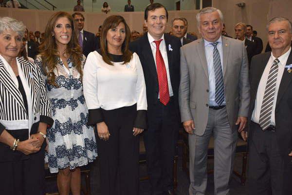 El gobernador Zamora y la diputada Claudia de Zamora acompantildearon a la jefa comunal en su discurso